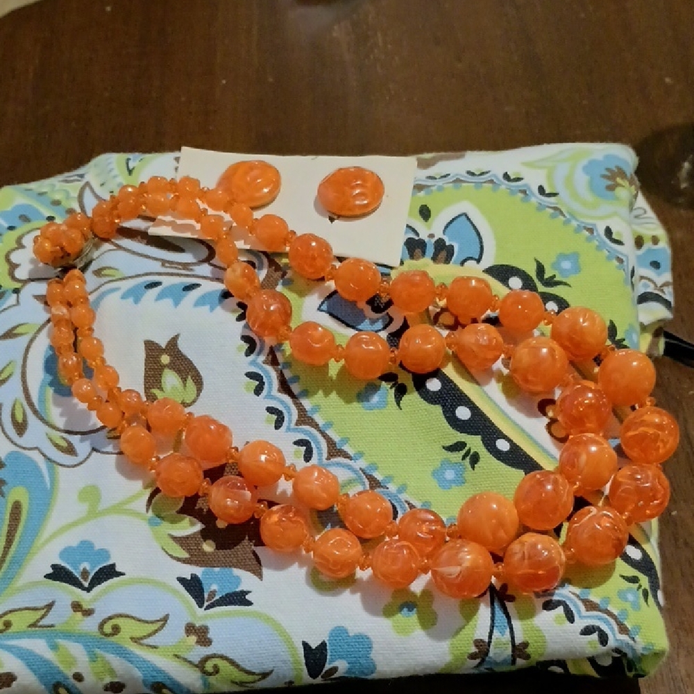 Groovy Orange Vintage 1950s To '70s Textured plastic necklace 16" And Earrings